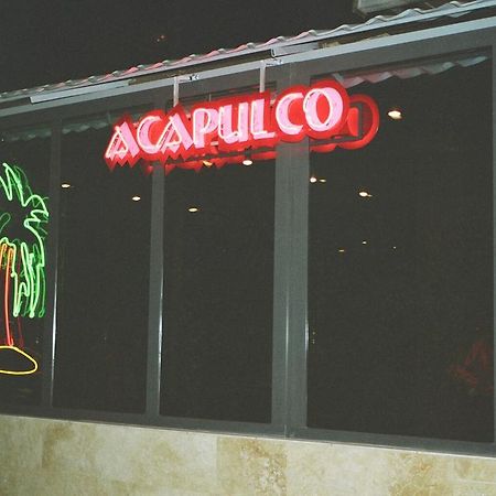 Motel Acapulco Jerevan Exteriör bild