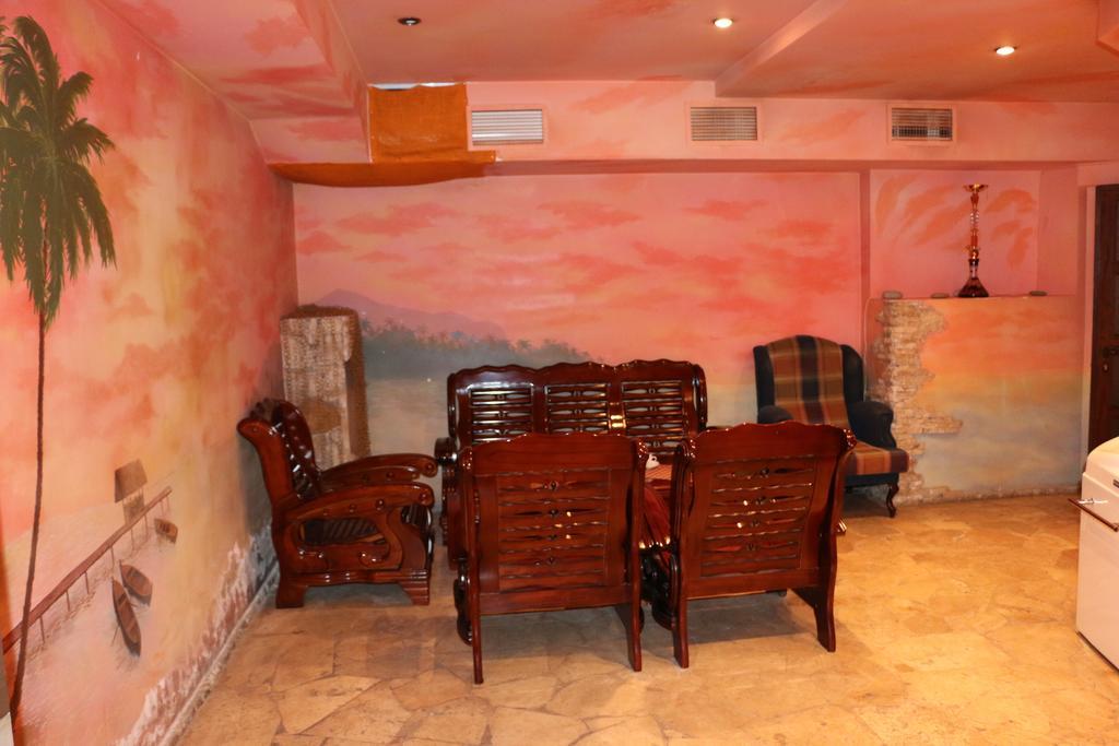 Motel Acapulco Jerevan Exteriör bild